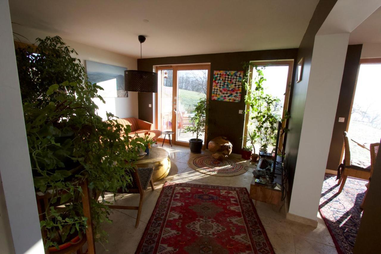 Apartment Soukavati Tousbhita Akanishta Keajra